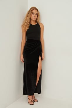 Twist Detail Velvet Skirt Outfit.