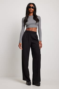 Round Neck Ribbed Long Sleeve Crop Top Outfit