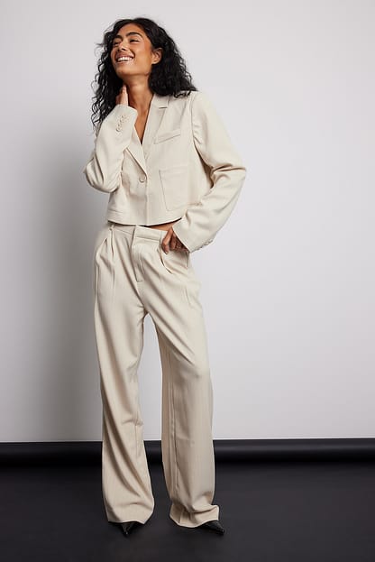 Beige Pinstripe Blazer coupe carrée à fines rayures et grandes poches