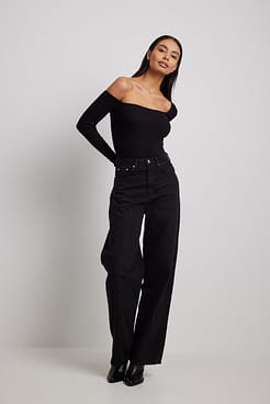 One Shoulder Body Outfit.