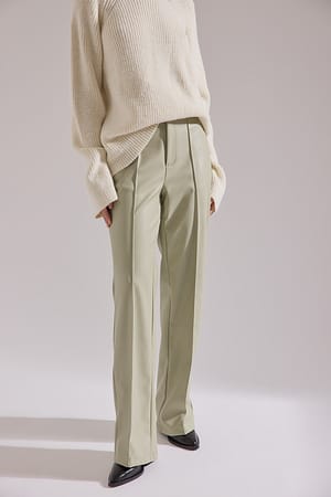 Tea Green Pantalon droit en similicuir