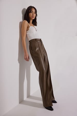 Brown Pantalon droit en similicuir