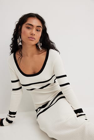 White/Black Robe mi-longue en maille à rayures