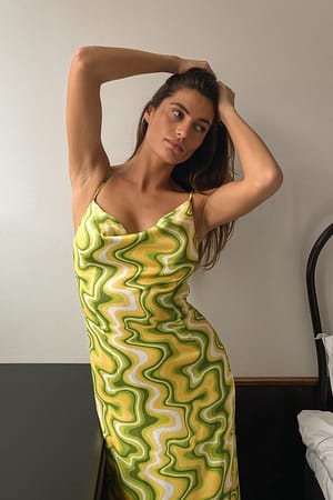 Green Swirl Print Robe nouée en satin