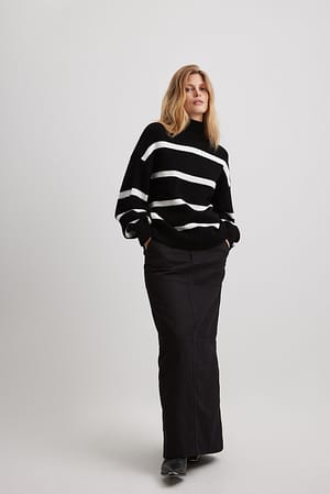 Black/White Stripe Pull col roulé en maille à rayures