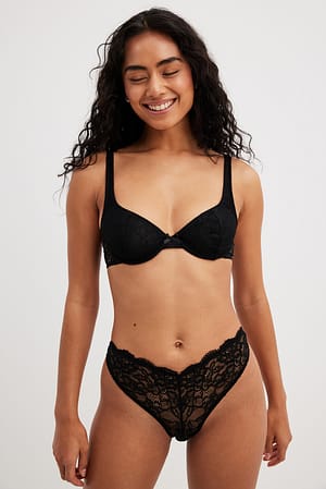 Black Culotte en dentelle coupe en V