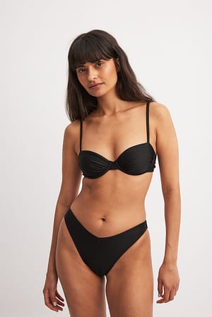 Black Culotte de bikini coupe en V