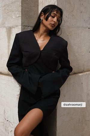 Black Blazer court