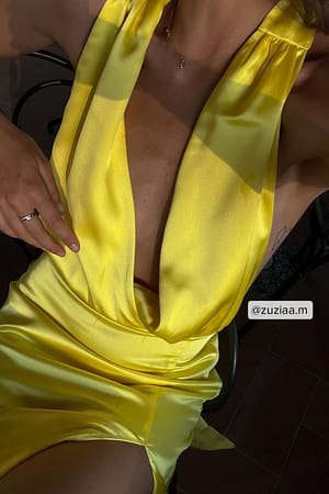 Yellow Maxi robe satin